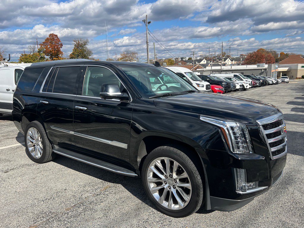 Used 2020 Cadillac Escalade Luxury image 3
