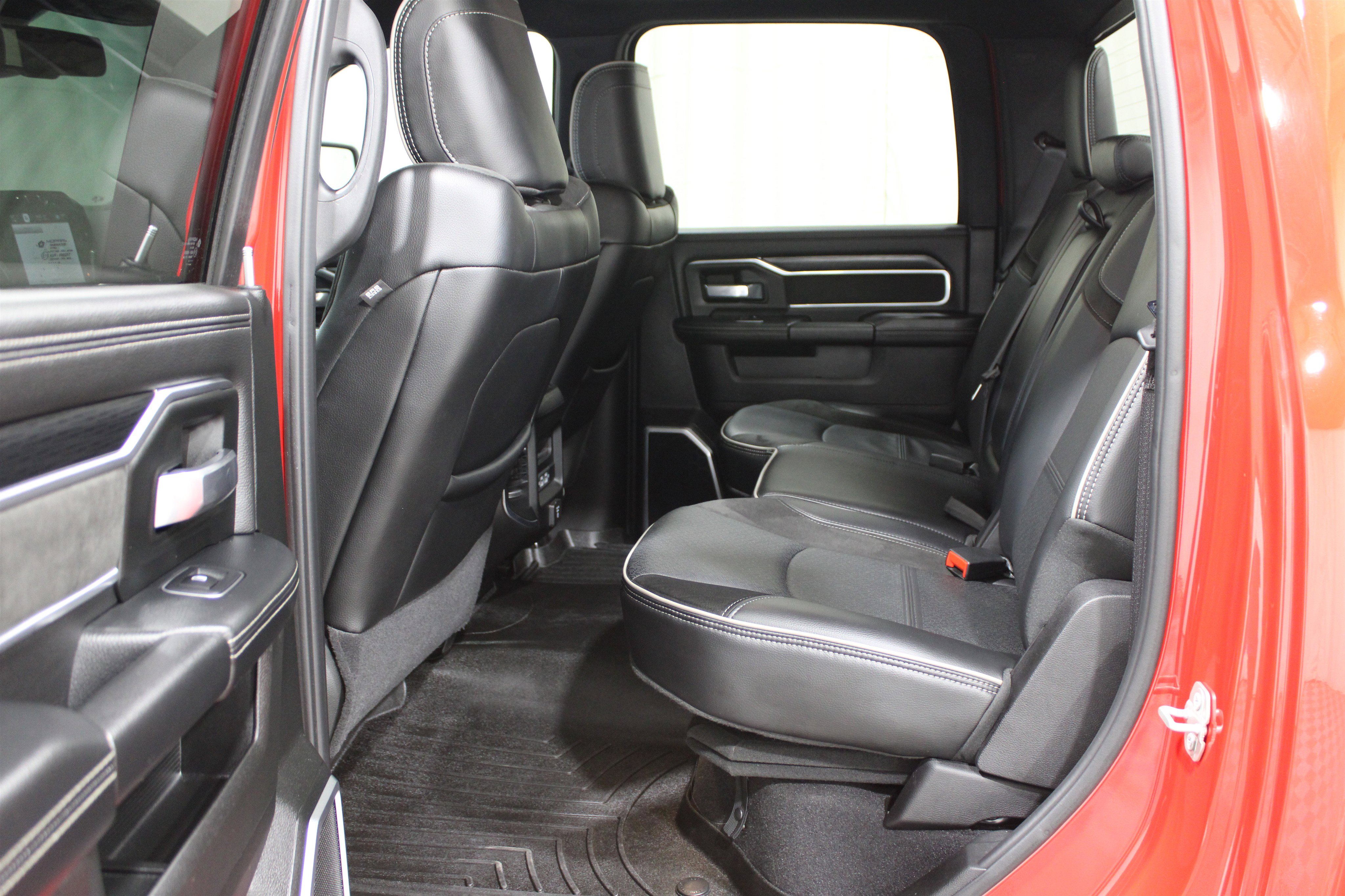 Used 2024 RAM 2500 Laramie w/ Night Edition image 26