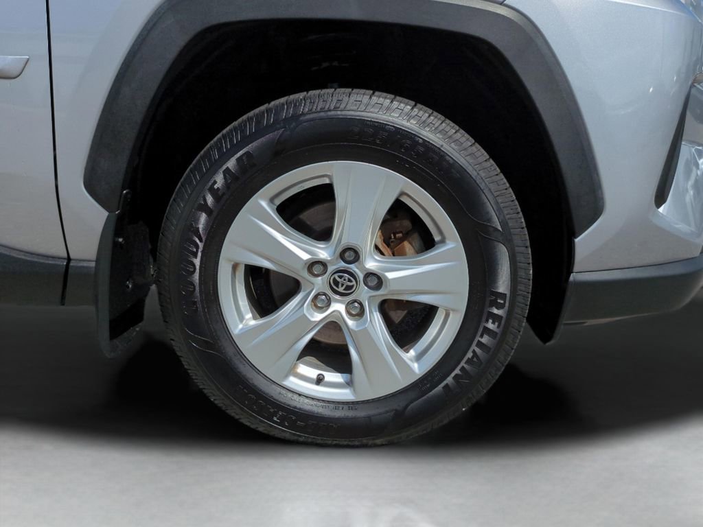 Used 2021 Toyota RAV4 LE image 10
