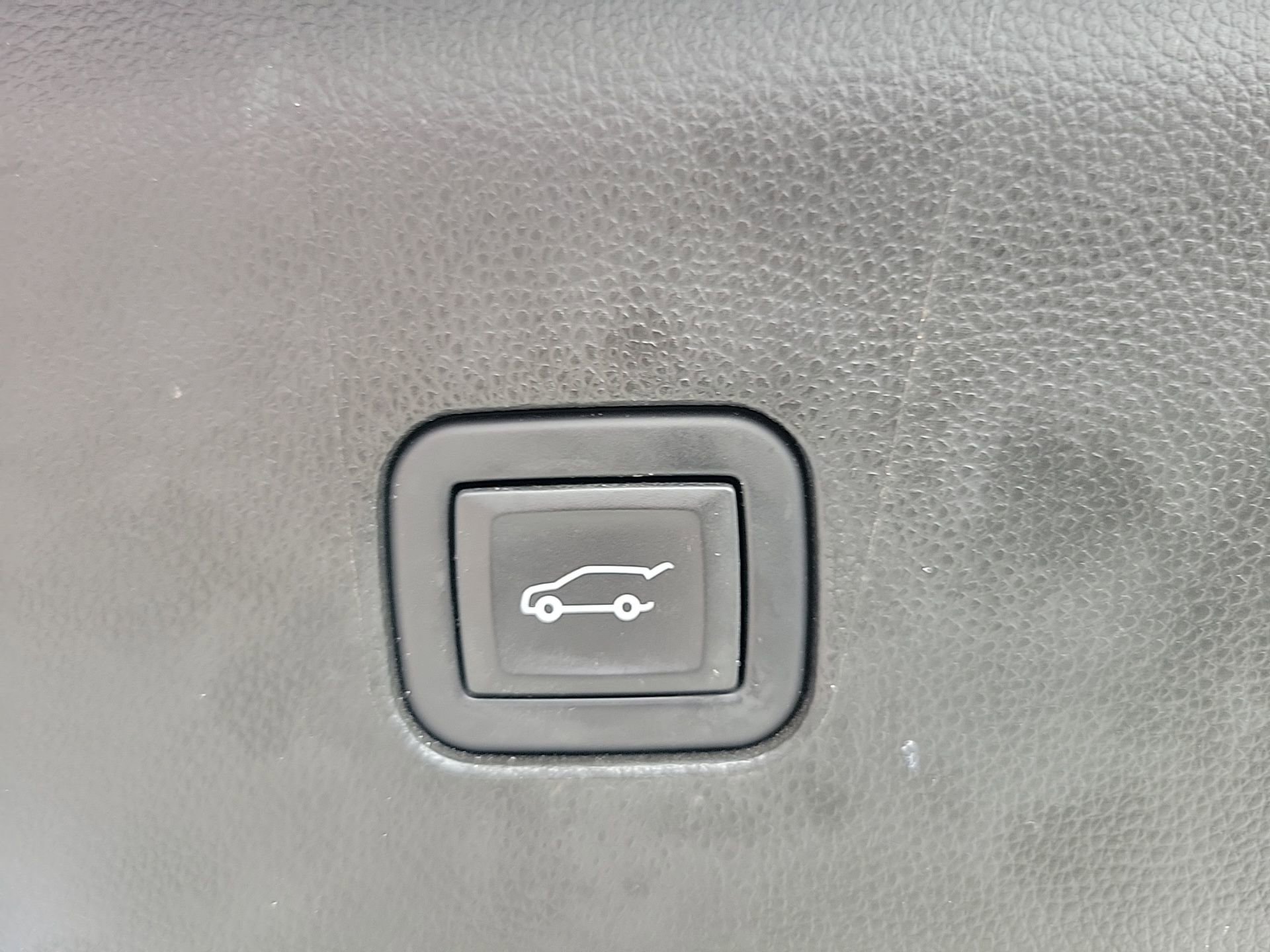 Used 2024 Buick Enclave Essence w/ Sport Touring Edition image 19