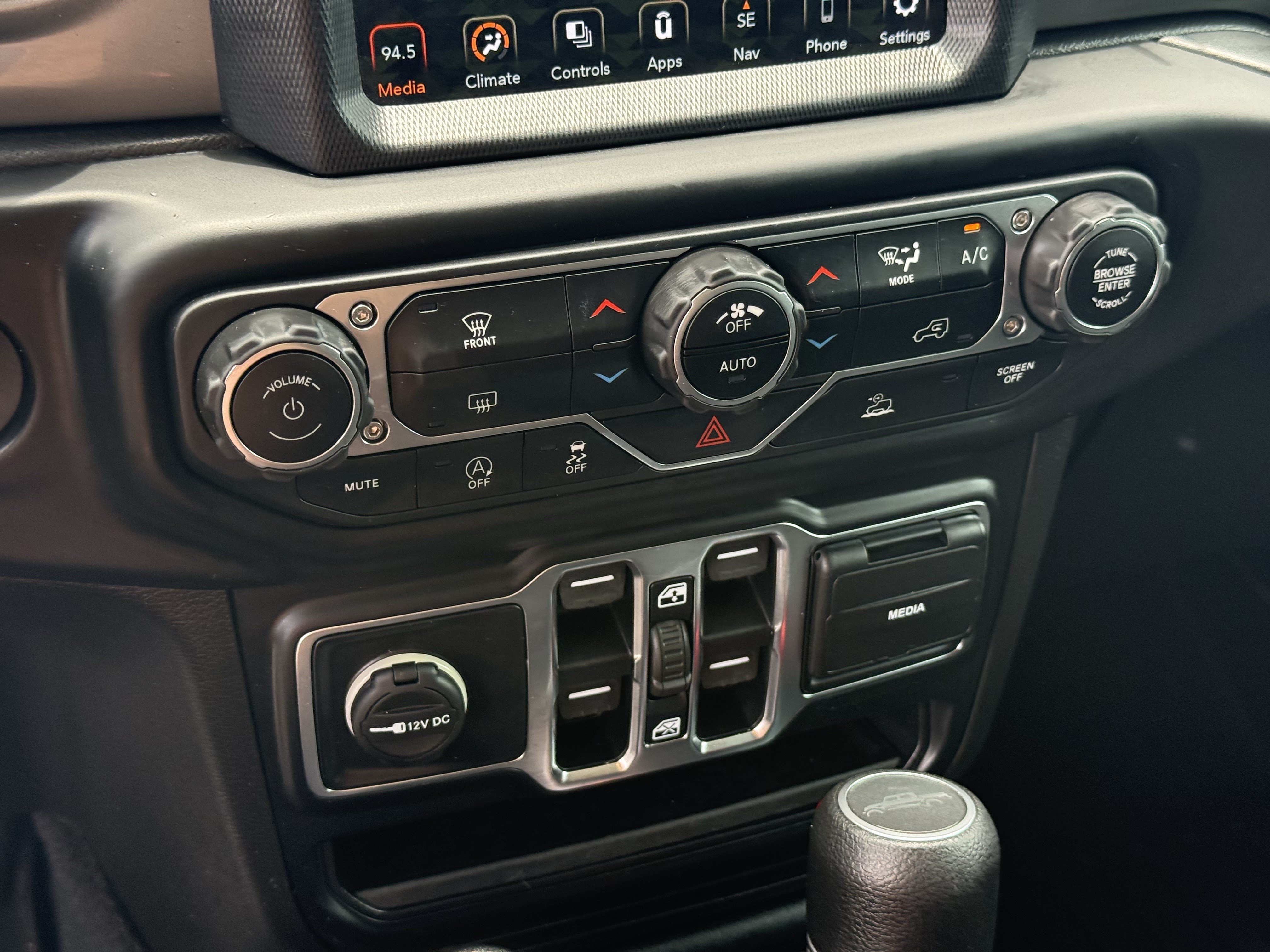 Used 2020 Jeep Gladiator Overland AWD/4WD image 22