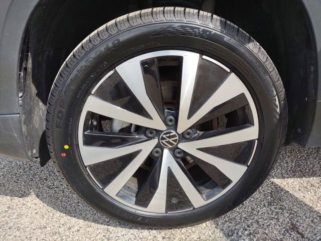 Used 2022 Volkswagen Taos SE image 26