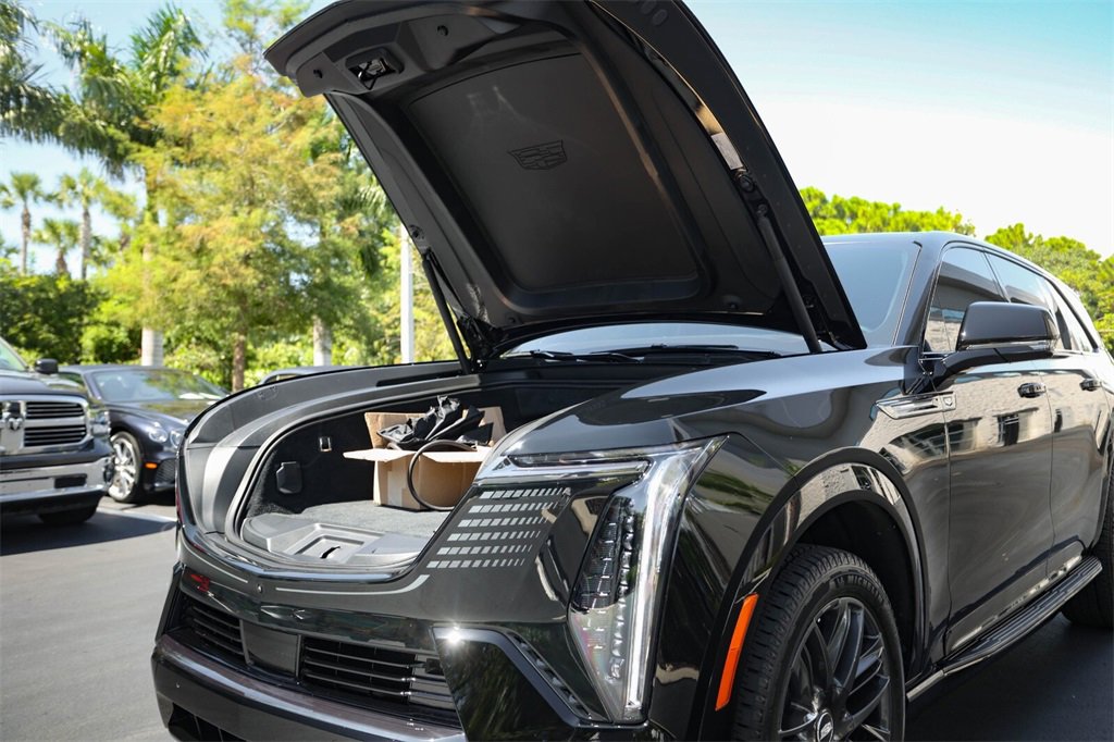 Used 2025 Cadillac Escalade IQ Sport 2 w/ LPO, ONYX Package image 19