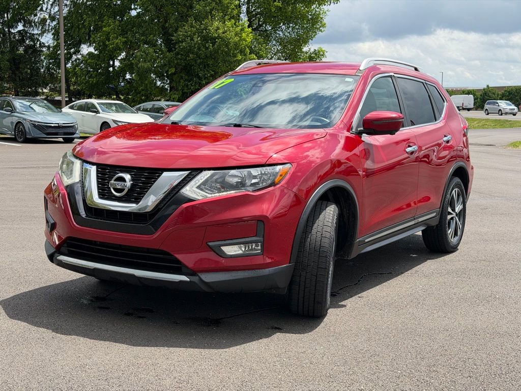 Used 2017 Nissan Rogue SL AWD/4WD image 2