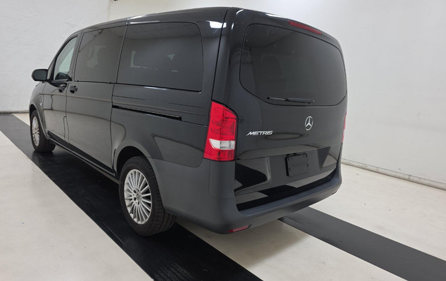 Used 2023 Mercedes-Benz Metris Passenger image 4