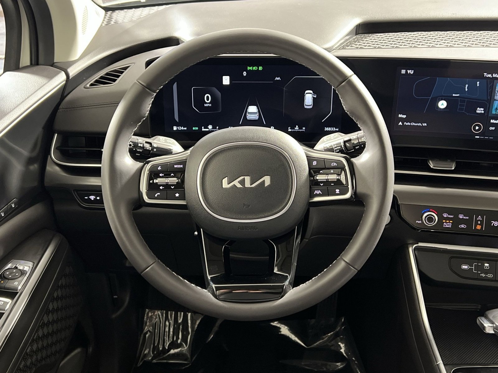 Used 2025 Kia Carnival SX FWD image 13
