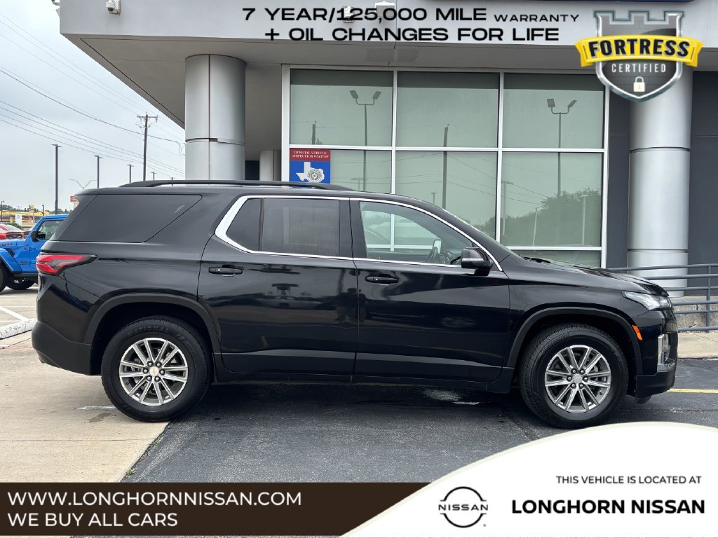 Used 2023 Chevrolet Traverse LT FWD image 2