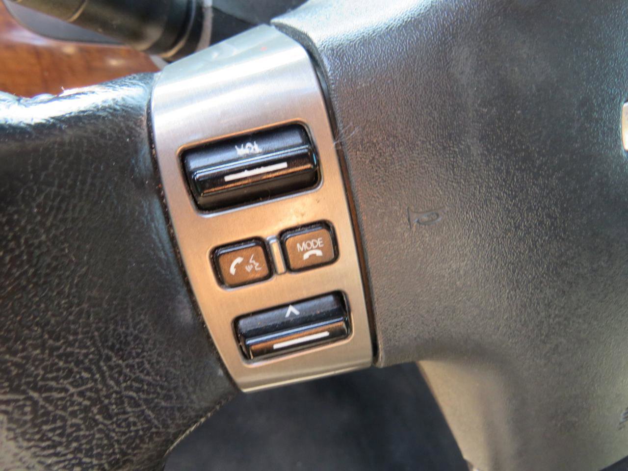 Used 2011 Nissan Armada Platinum RWD image 12