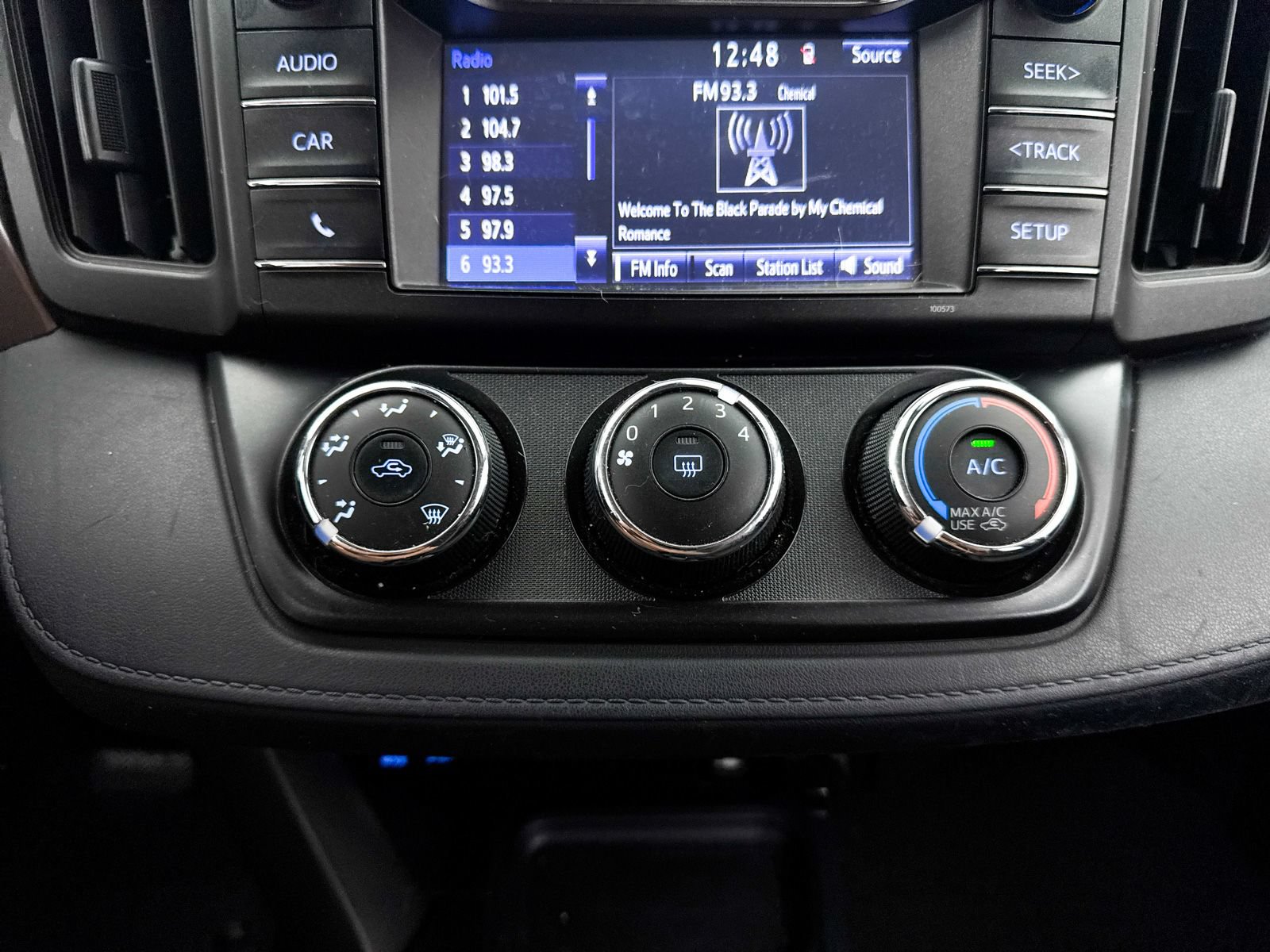 Used 2018 Toyota RAV4 LE w/ Carpet Mat Package FWD image 19