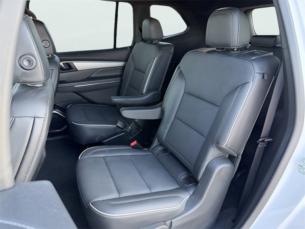 Used 2025 Buick Enclave Preferred image 14