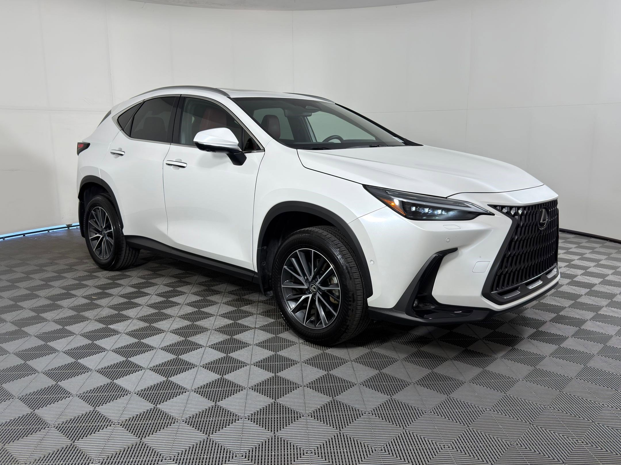 Used 2024 Lexus NX 350h AWD w/ Vision Package image 7