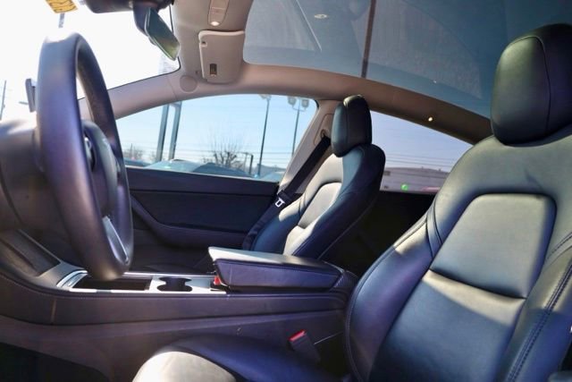 Used 2021 Tesla Model Y Long Range image 16