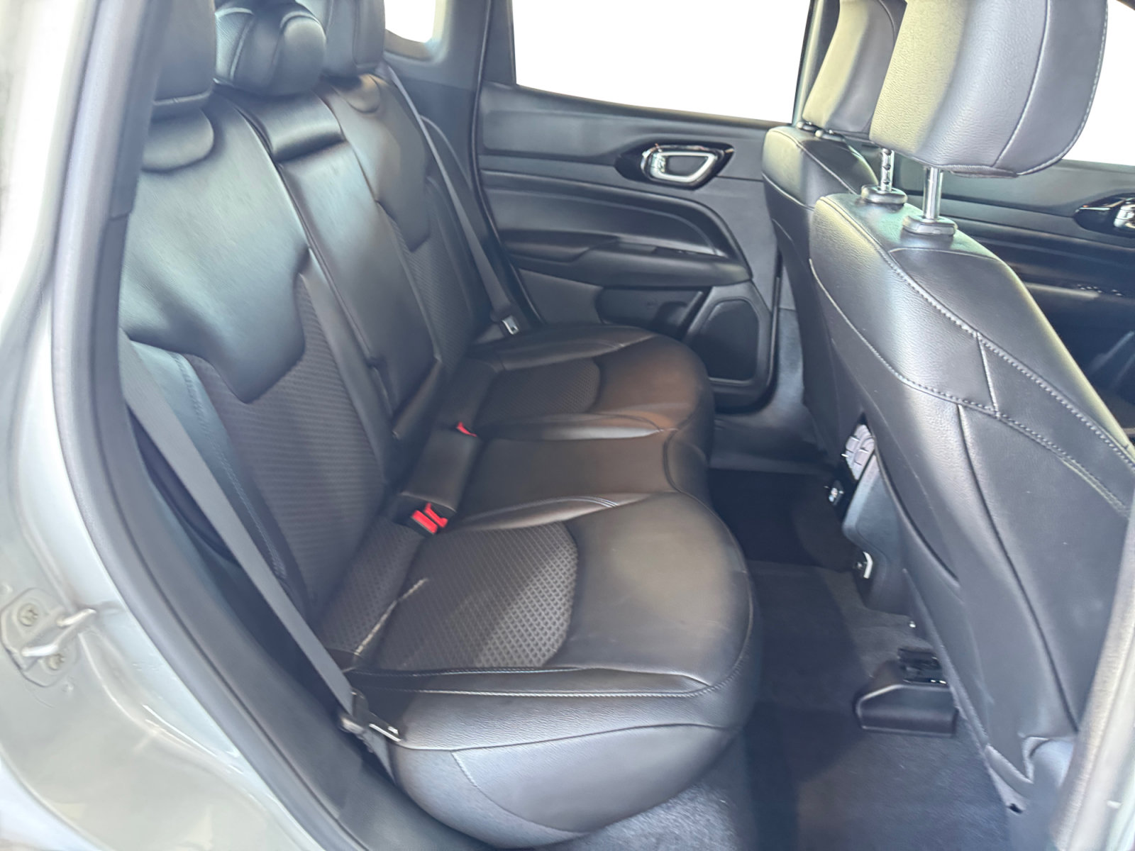 Certified 2026 Jeep Compass Latitude AWD/4WD image 27
