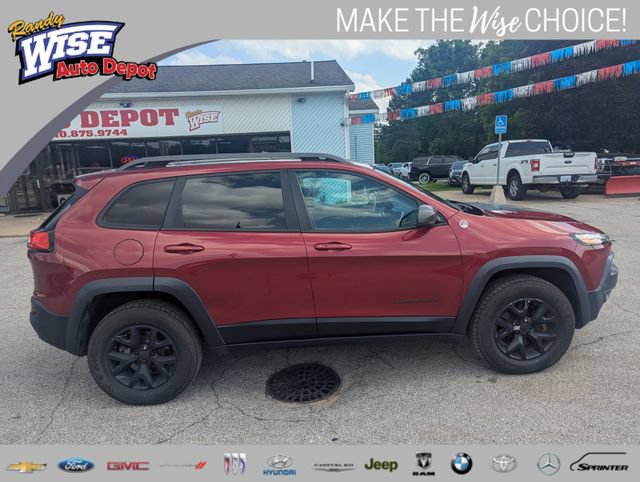 Used 2015 Jeep Cherokee Trailhawk w/ Comfort/Convenience Group AWD/4WD image 2