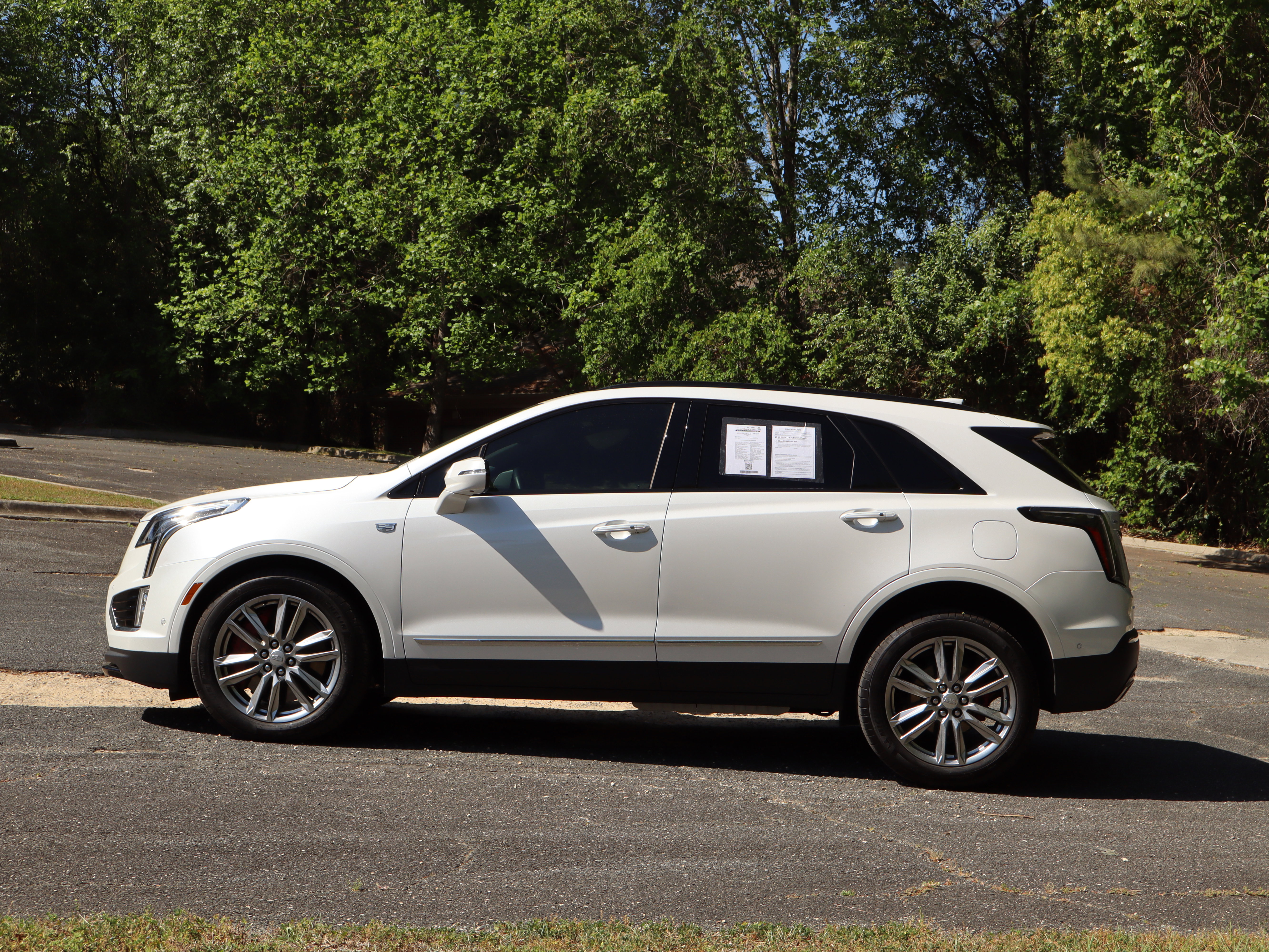 Used 2023 Cadillac XT5 Sportv w/ Technology Package image 3