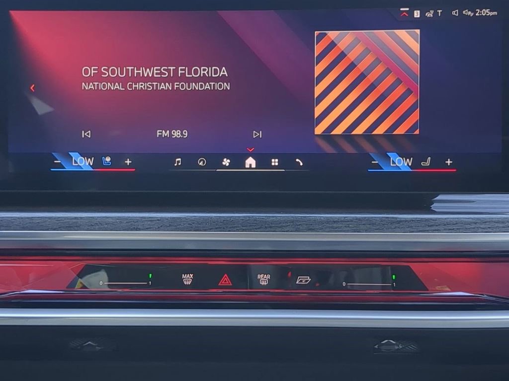 New 2026 BMW 740i w/ Premium Package image 18