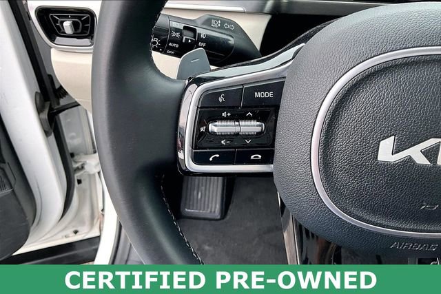 Certified 2022 Kia Sorento SX w/ Panoramic Sunroof Package image 16