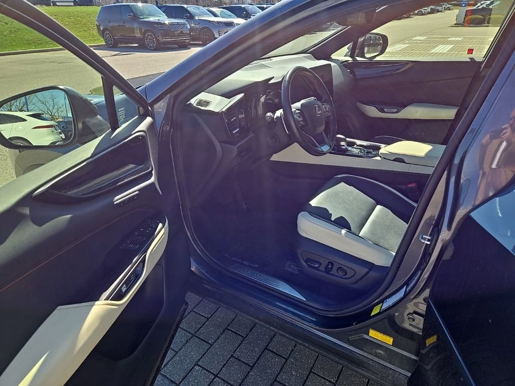 Used 2022 Lexus NX 250 AWD image 16