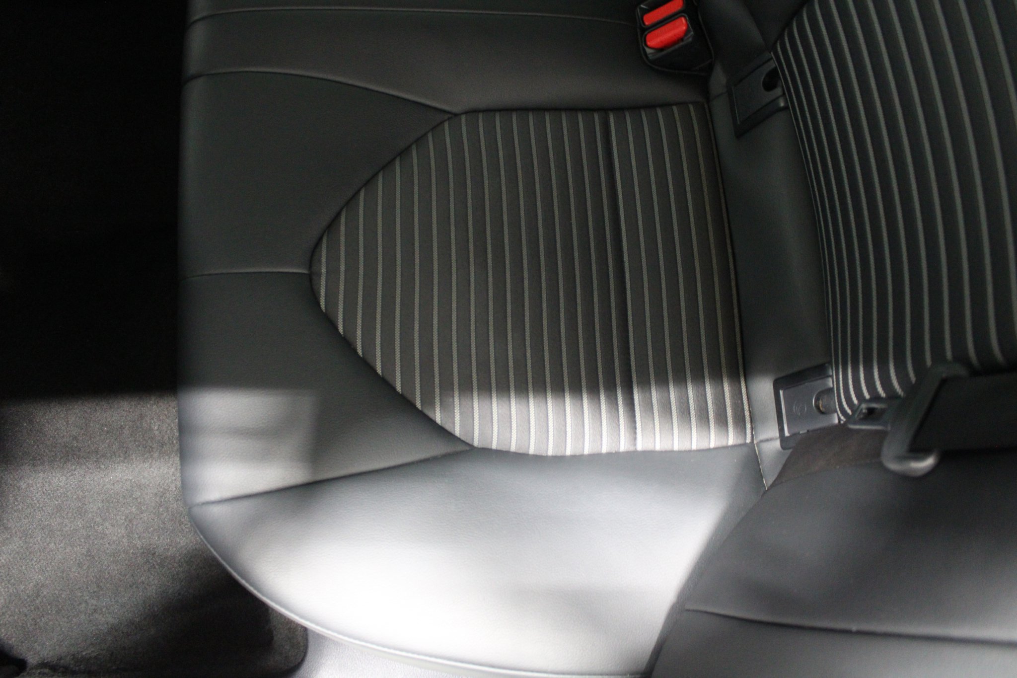 Used 2024 Toyota Camry SE FWD image 17