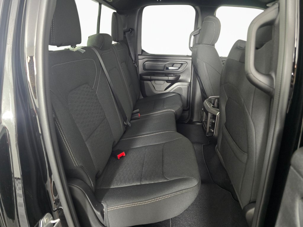 New 2026 RAM 1500 Express AWD/4WD image 39