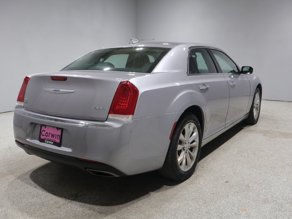 Used 2018 Chrysler 300 Limited AWD/4WD image 2