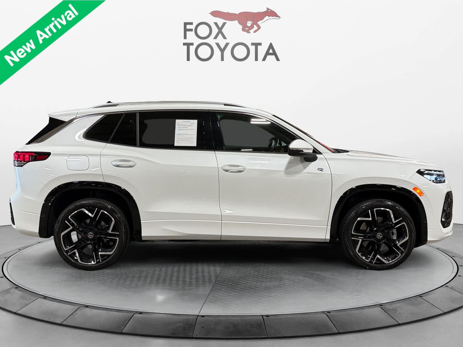 Used 2025 Volkswagen Tiguan SEL R-Line AWD/4WD image 7