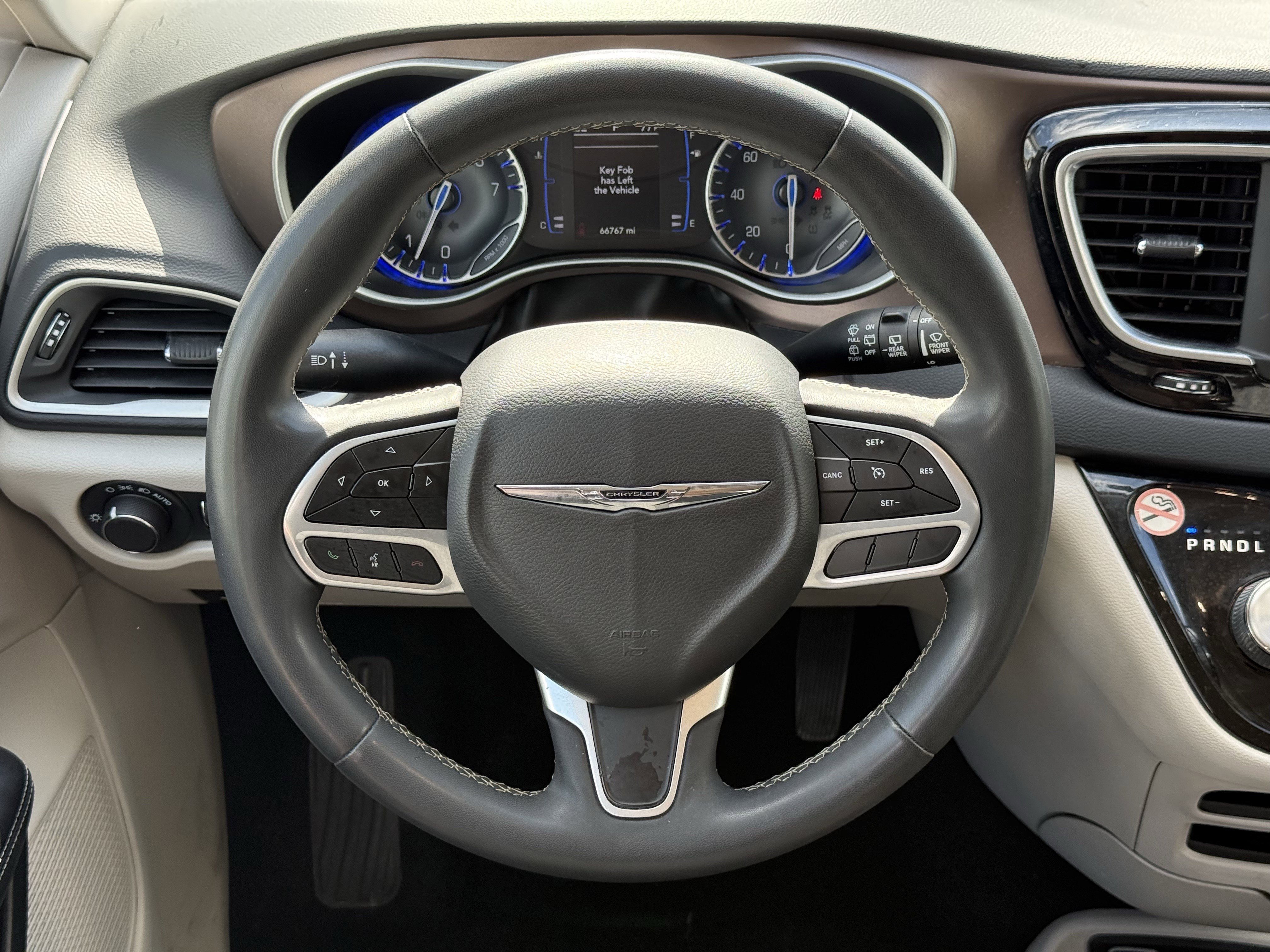 Used 2023 Chrysler Voyager LX FWD image 15