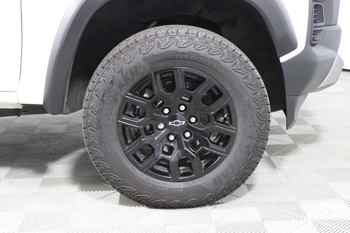 Used 2024 Chevrolet Colorado Trail Boss w/ Technology Package AWD/4WD image 43