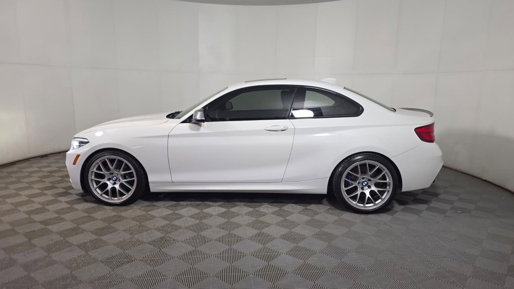 Used 2018 BMW M240i Coupe image 3