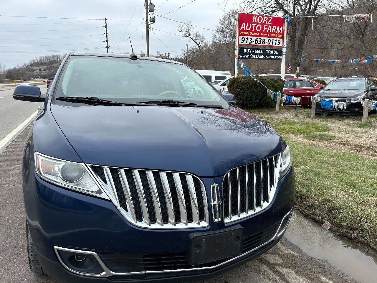 Used 2012 Lincoln MKX AWD image 2