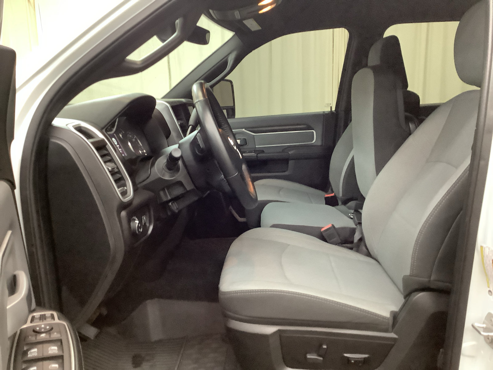 Used 2023 RAM 2500 Big Horn w/ Level 1 Equipment Group AWD/4WD image 15