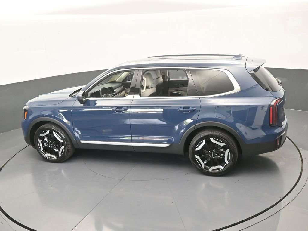 Used 2025 Kia Telluride EX w/ EX Captain's Chair Package image 54