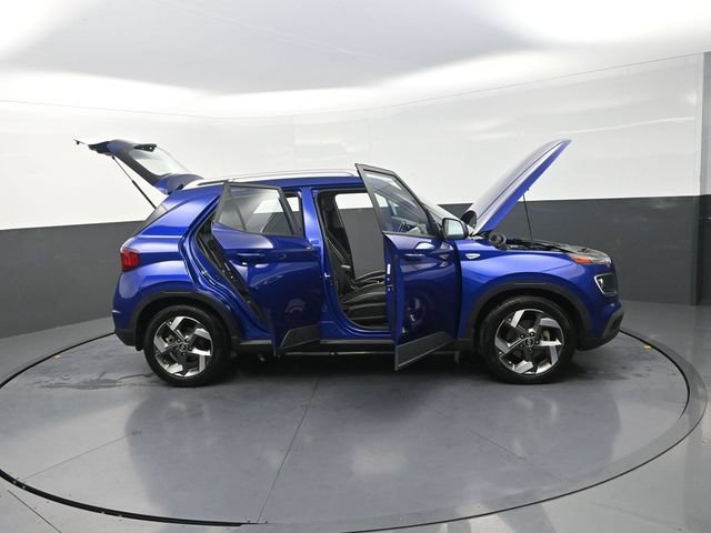 Used 2022 Hyundai Venue Limited FWD image 34