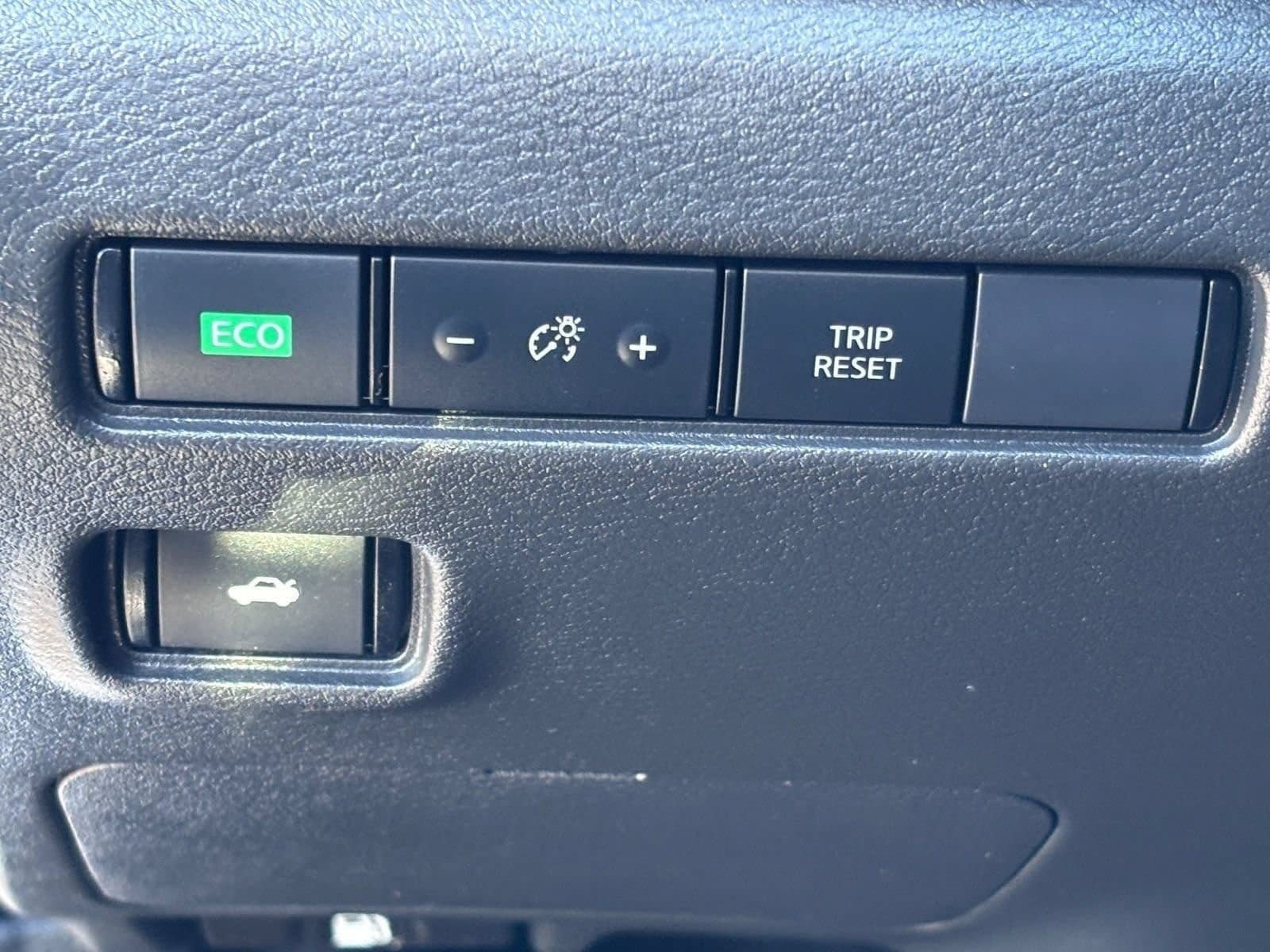 Used 2023 Nissan Sentra SV FWD image 22
