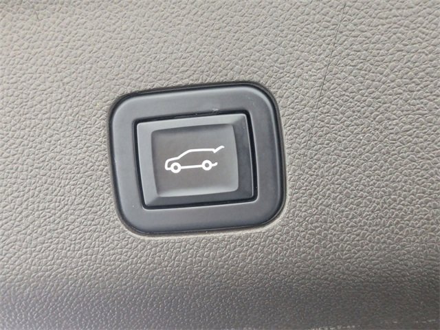 Certified 2023 GMC Yukon XL SLT image 31