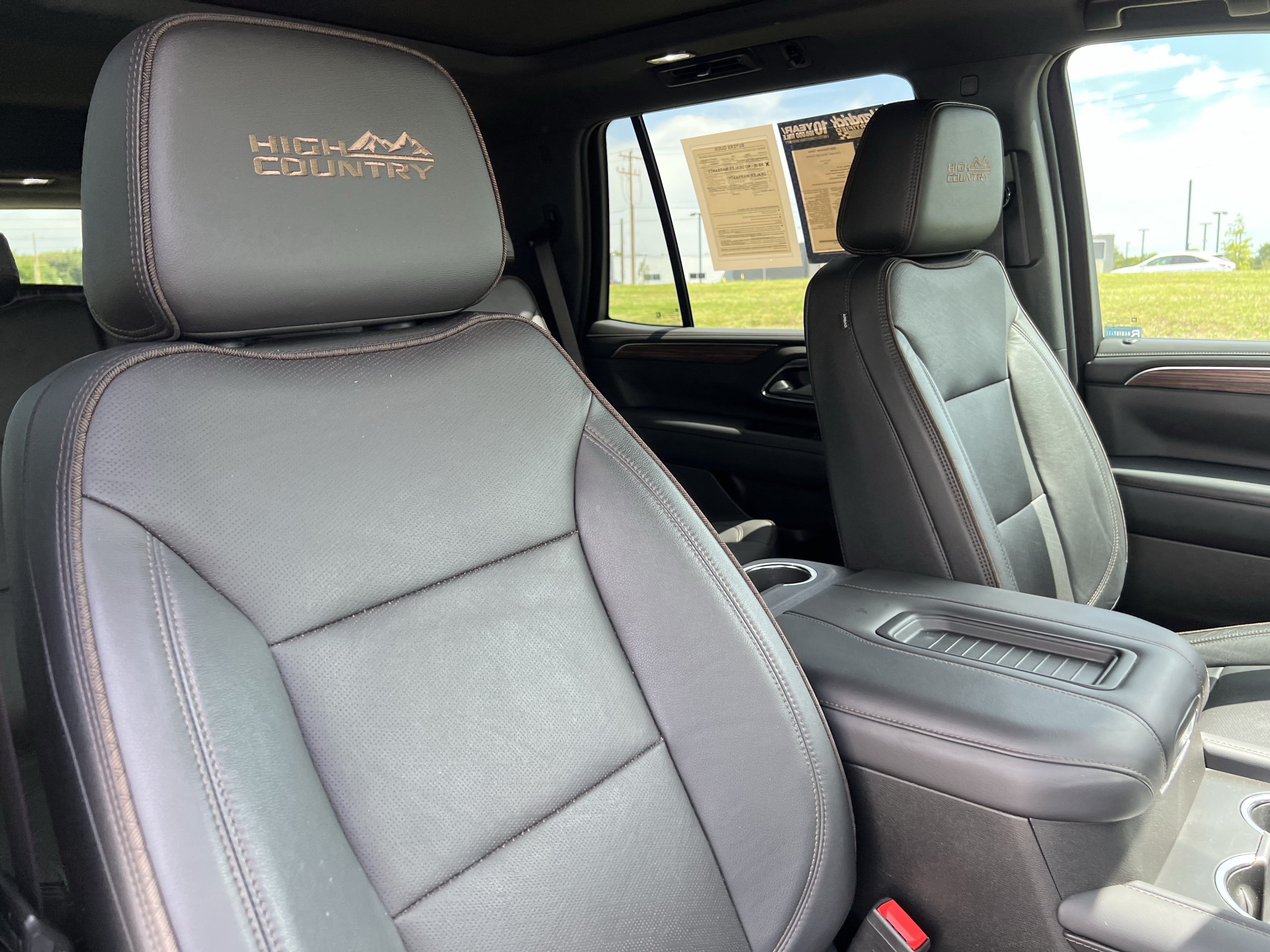 Used 2022 Chevrolet Tahoe High Country w/ Premium Package AWD/4WD image 35