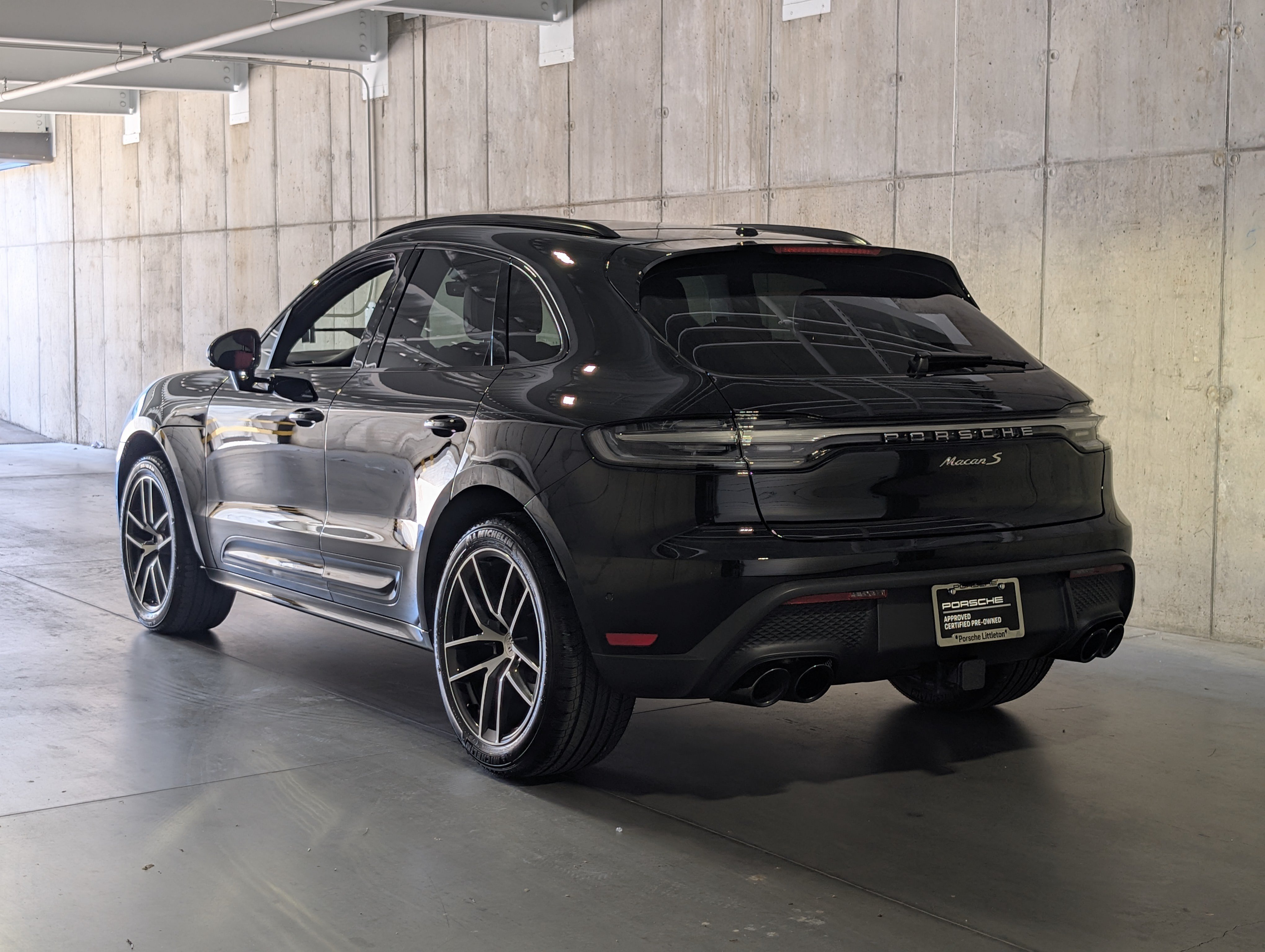 Certified 2025 Porsche Macan S AWD/4WD image 3