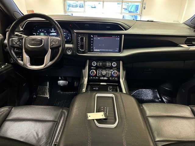 Used 2022 GMC Yukon Denali w/ Denali Premium Package AWD/4WD image 10