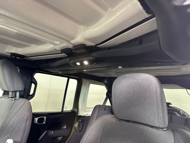 Used 2024 Jeep Wrangler Unlimited image 12