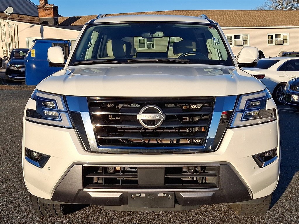 Used 2024 Nissan Armada SL w/ Captain's Chairs Package image 2