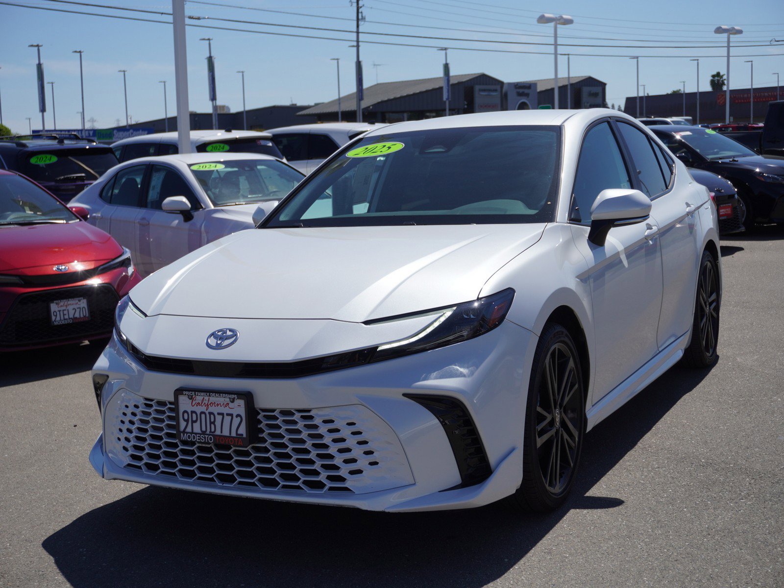Used 2025 Toyota Camry XSE FWD image 7