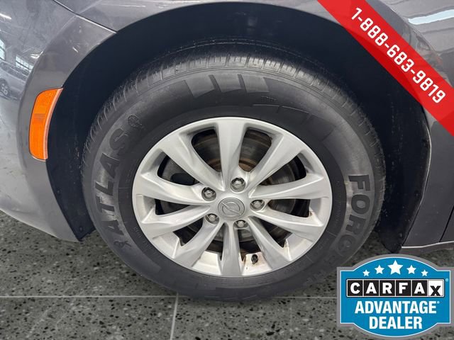 Used 2019 Chrysler Pacifica Touring-L image 25