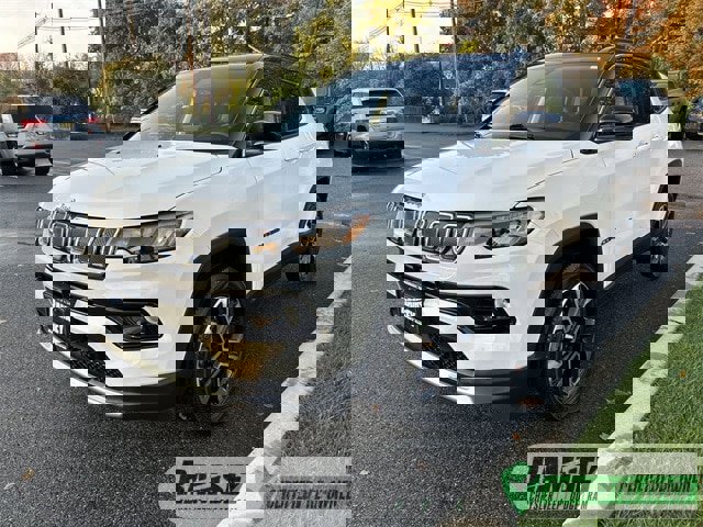 Certified 2022 Jeep Compass Limited image 4