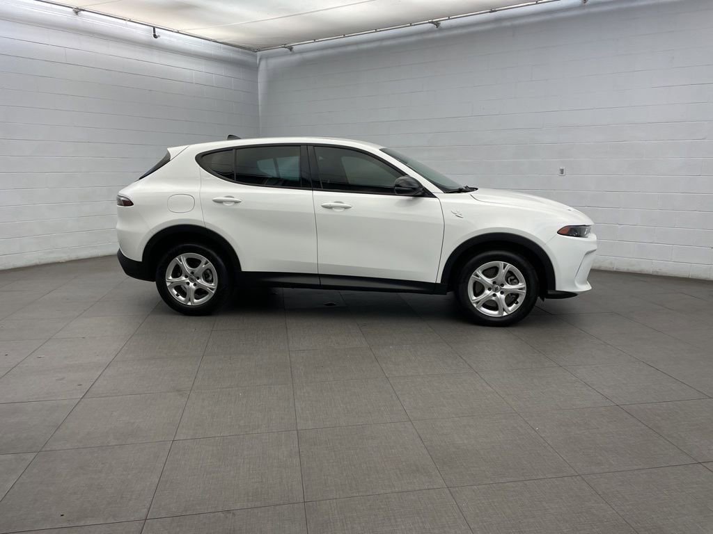 New 2025 Dodge Hornet GT image 2