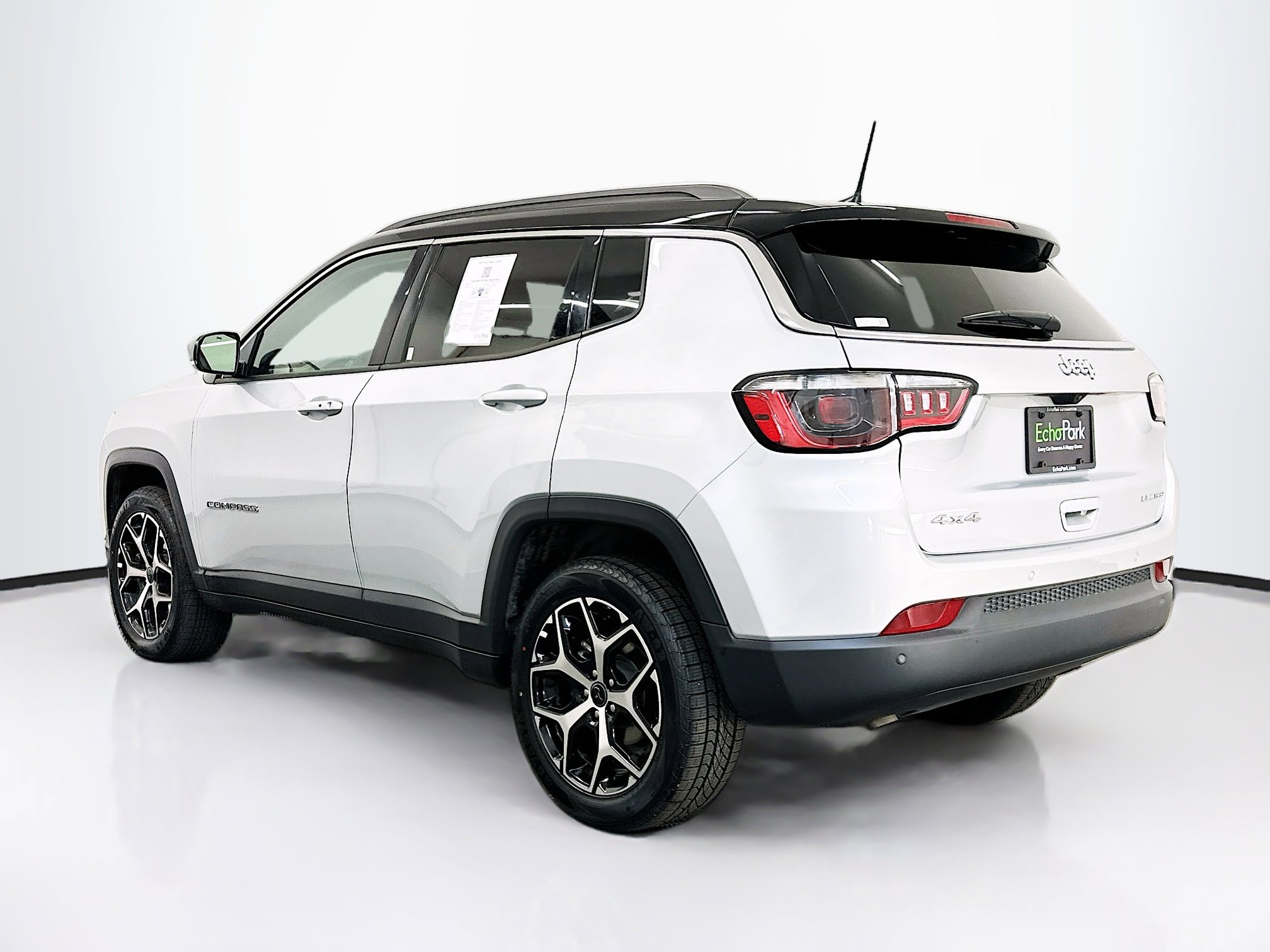 Used 2025 Jeep Compass Limited image 5
