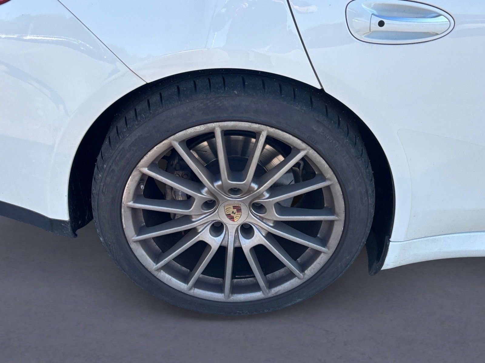 Used 2015 Porsche Panamera 4 image 3