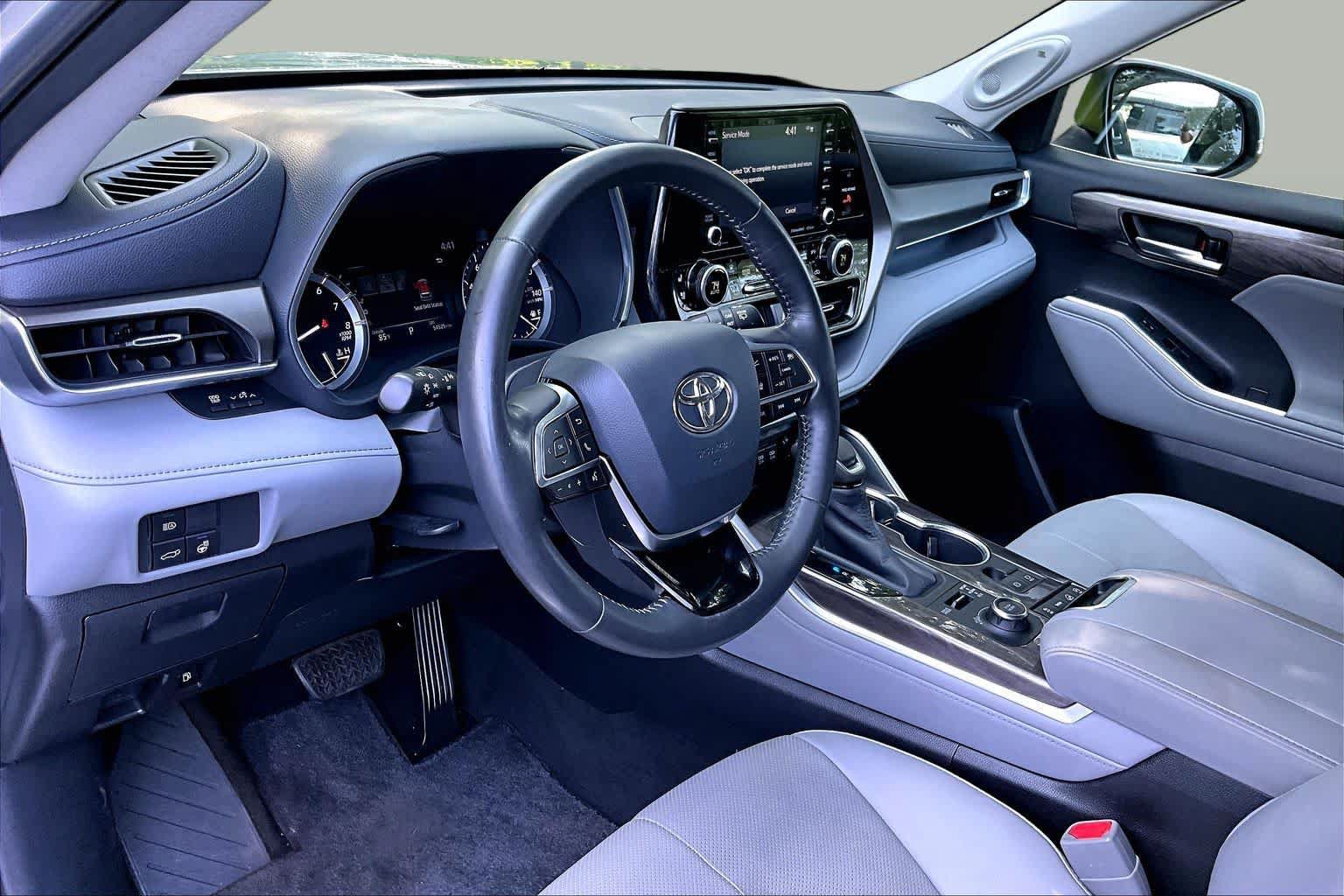 Certified 2020 Toyota Highlander Limited AWD/4WD image 17