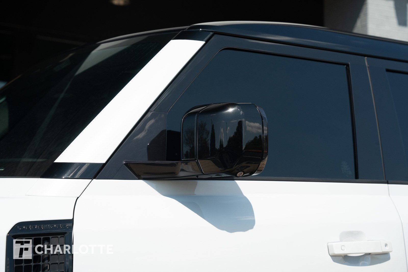 Used 2023 Land Rover Defender 110 V8 image 10