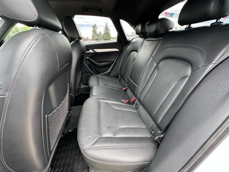 Used 2018 Audi Q3 2.0T Premium Plus w/ Premium Plus Package AWD/4WD image 14