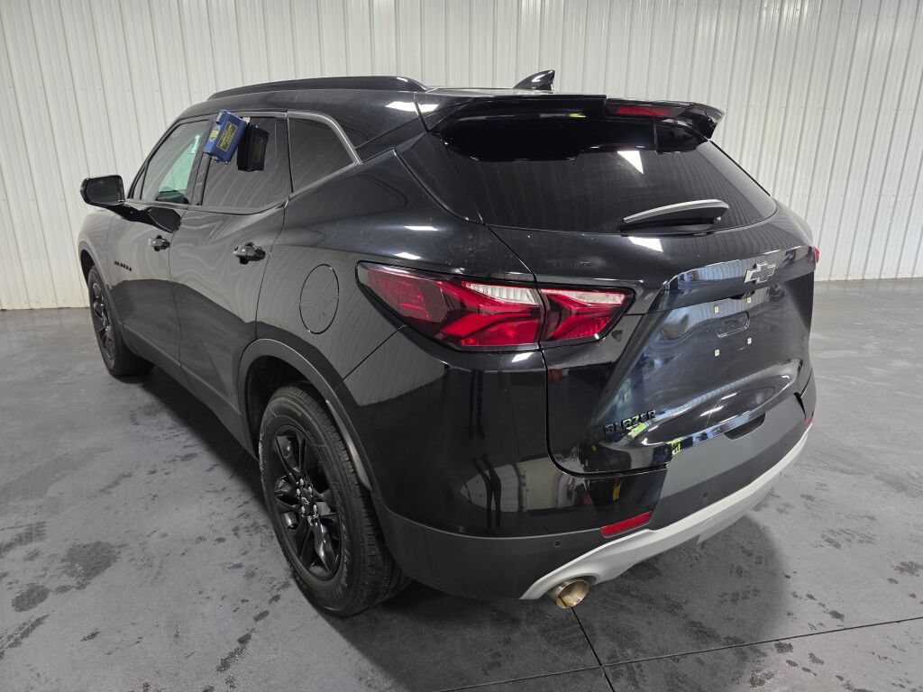 Used 2021 Chevrolet Blazer LT w/ Sound & Technology Package FWD image 3
